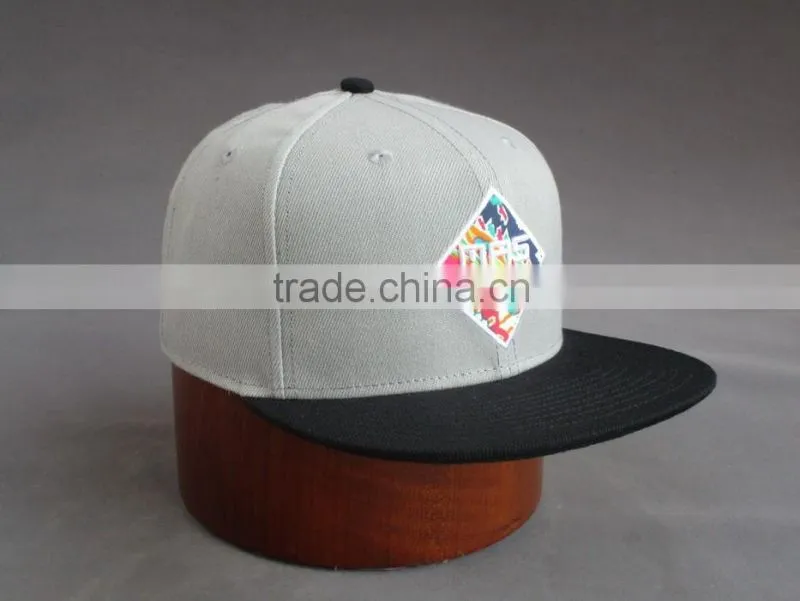 Custom 100% cotton 6-panel snapback cap with front embroidery