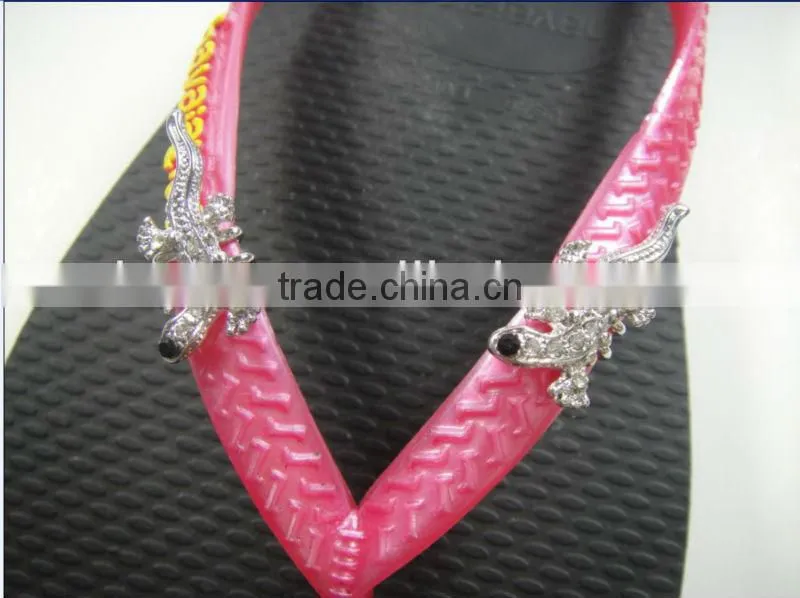 RF0066 Decorative rhinestone shoe clips for flip flops