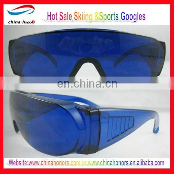logo ski goggles