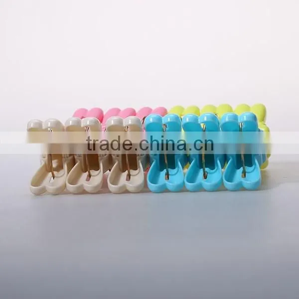 12pcs V design assorted plastic color clothes clips pegs