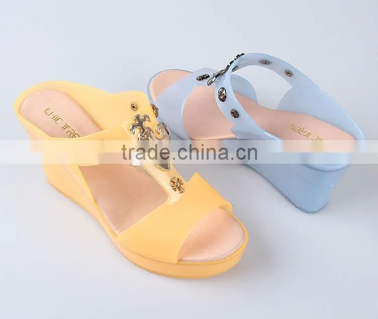 Wholesale Transparent Jelly cool Slippers Metal Decorative Slippers Wedge Plastic Slippers