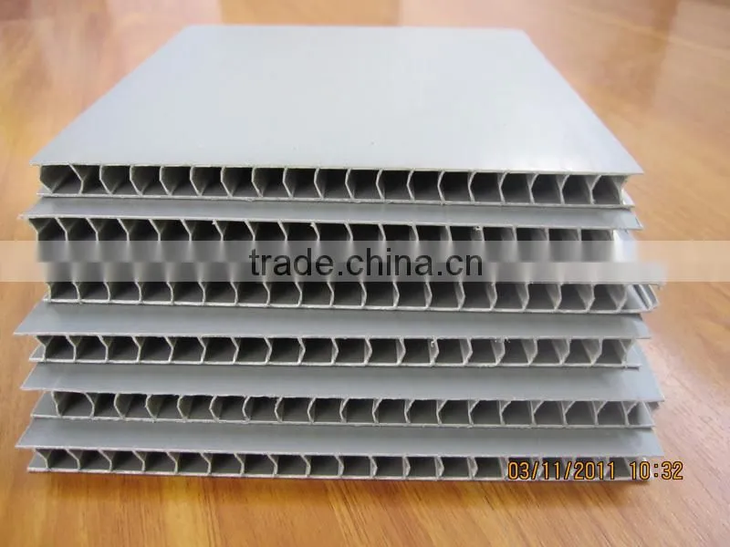 Collapsible corrugated plastic storage box
