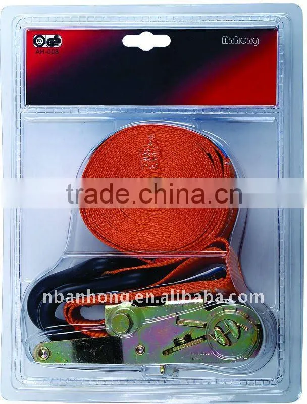 Ratchet lashing strap