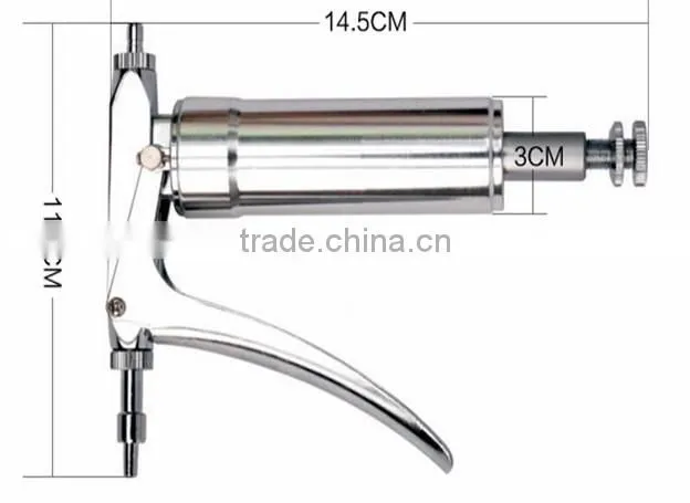 Stainless steel continuous injector for chicken farm