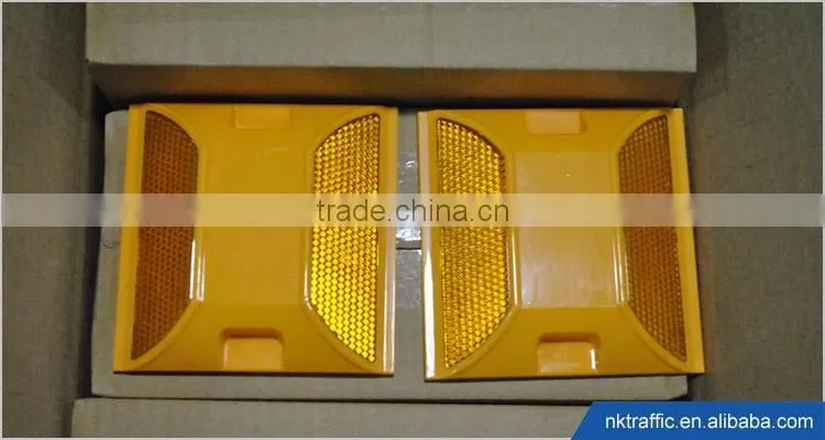 2016 Hot-sale High reflective double side ASTM standard plastic reflector road stud