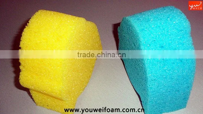 Spray polyurethane foam for cleaning