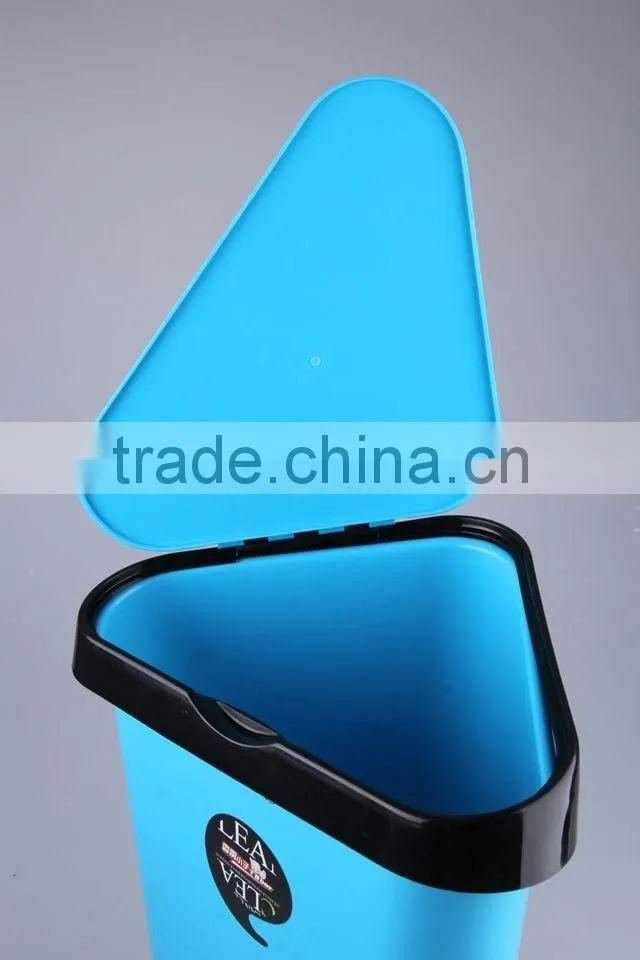 Rubbish Bin Household Garbage Can With Cover/Triangular Plastic Trash Can