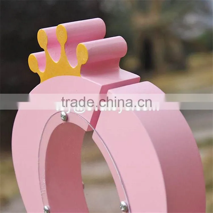 New design cute crown pink wooden girls piggy bank W02A255