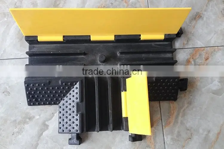 Lower Factoty Price 985*295*50mm Soft Flexible 3channels Rubber heavy duty cable protector