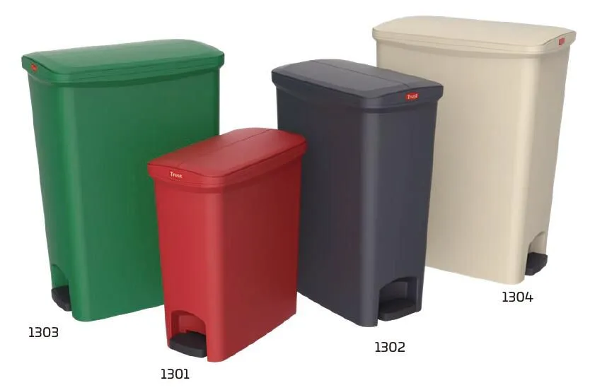 SVELTE®STEP-ON-CONTAINERS-WITH-SIDE-PEDAL