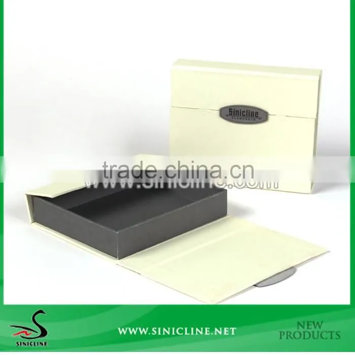 Sinicline Design white magnet box for gift