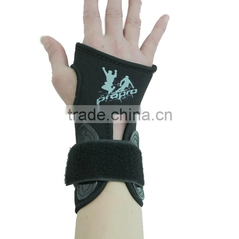 Wholesale&Retail Winter snowboarding Wrist protector,hand supports, ice skating wrist guards