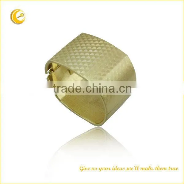 Popular style alloy golden bangle