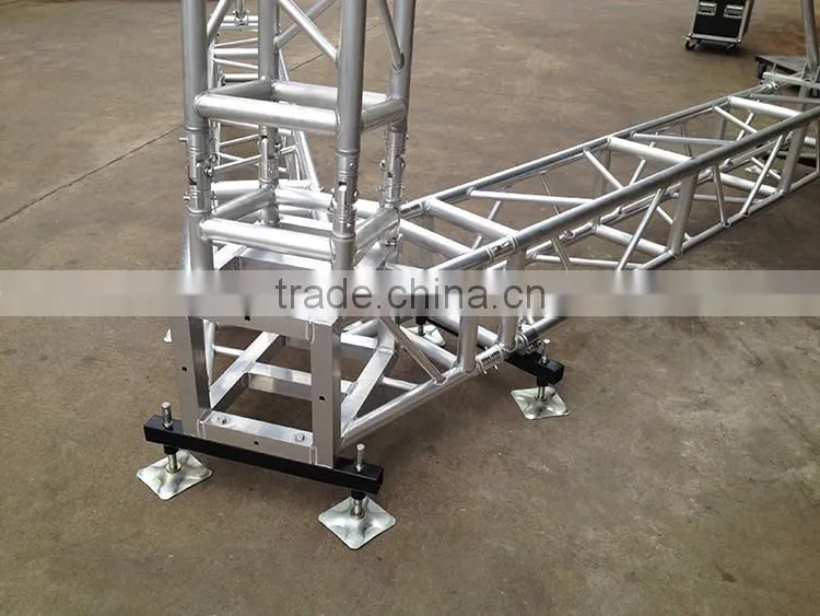 Mobile aluminum line array truss for hanging speakers