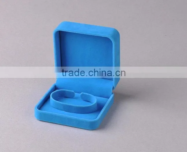 2011 Top quality velvet bracelet case