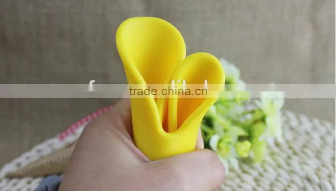 Novelty Cute silicone dog muzzle / dog mouth cover / cute duck mouth shape dog mouth cover