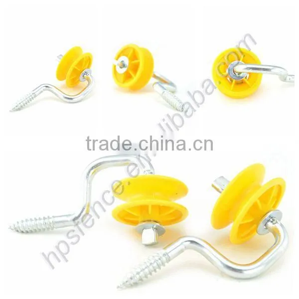 Wood post screw in end and corner insulator for electric fence