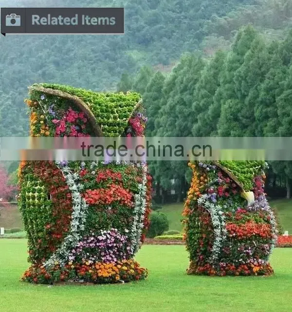 Artificial plastic hedge topiary grass animal for landscape