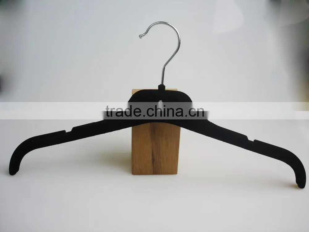 HA6992 cheap hot garment hanger velvet plastic notched evening dress hanger
