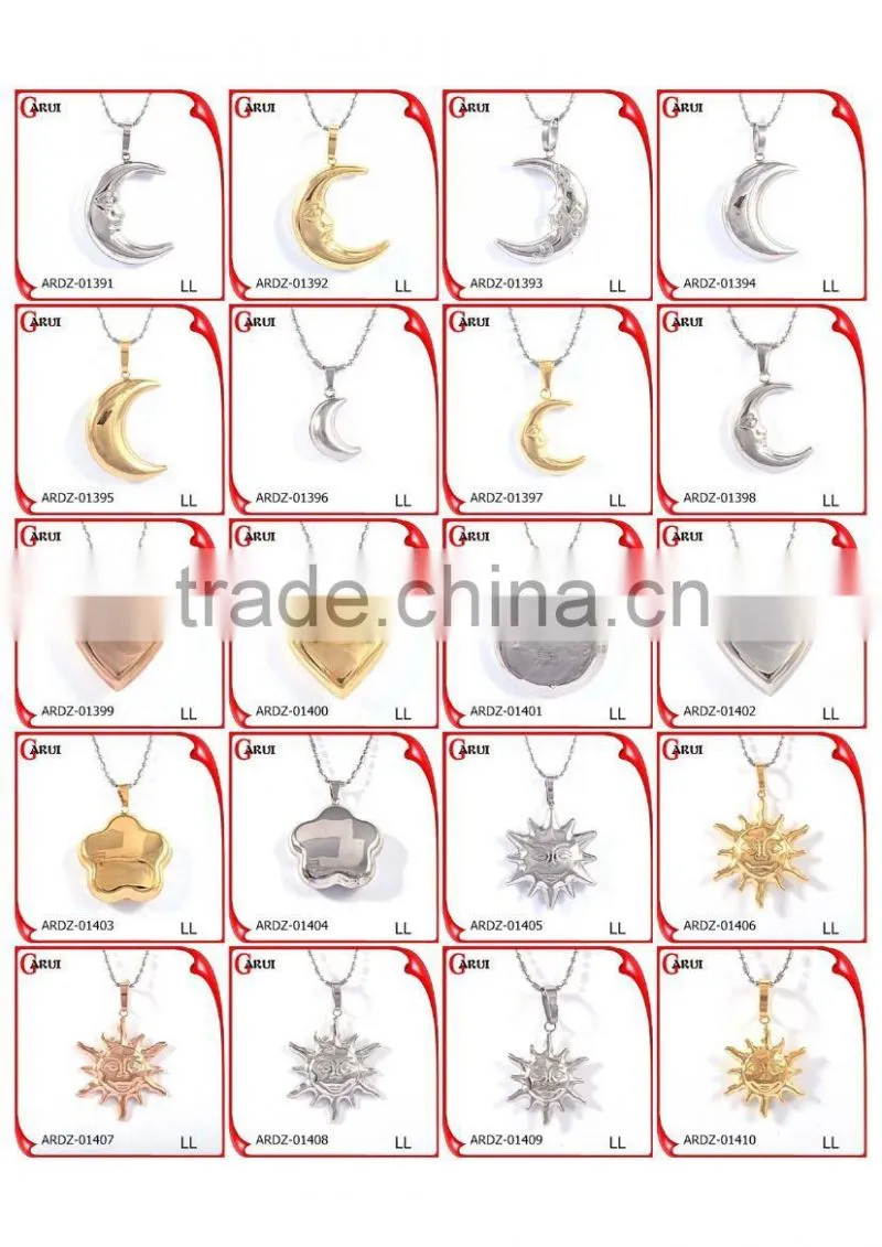 Classical french china couple broken moon pendant