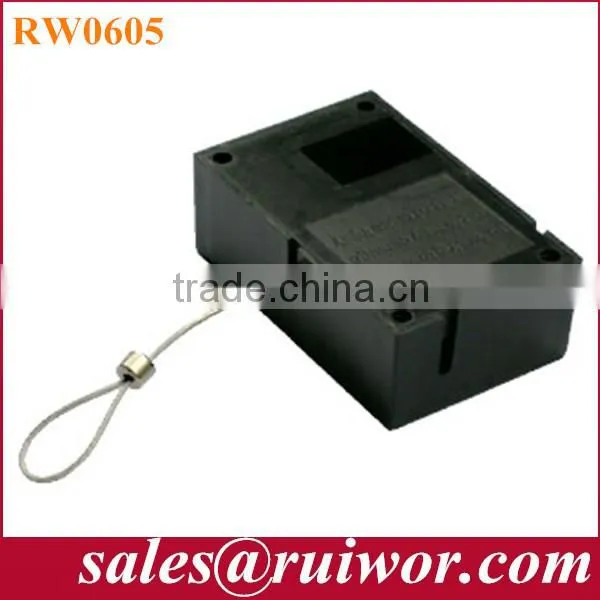 Cuboid security-pulling anti theft retractor with a ratchet stop function used in exhibition centers