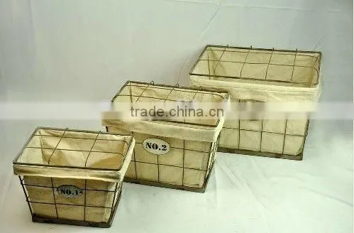112106MO-Metal basket w/jute liner wire basket