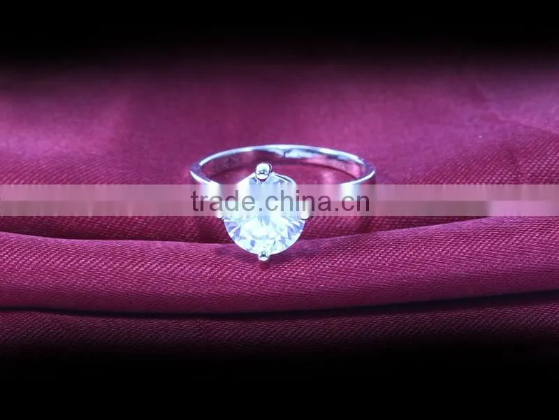 Simple Ring Design Single Prong Setting Zircon Finger Ring Small Elegant Rings For Women