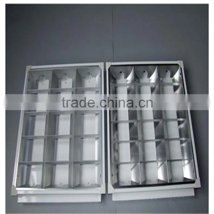 Mirror parabolic louver fitting