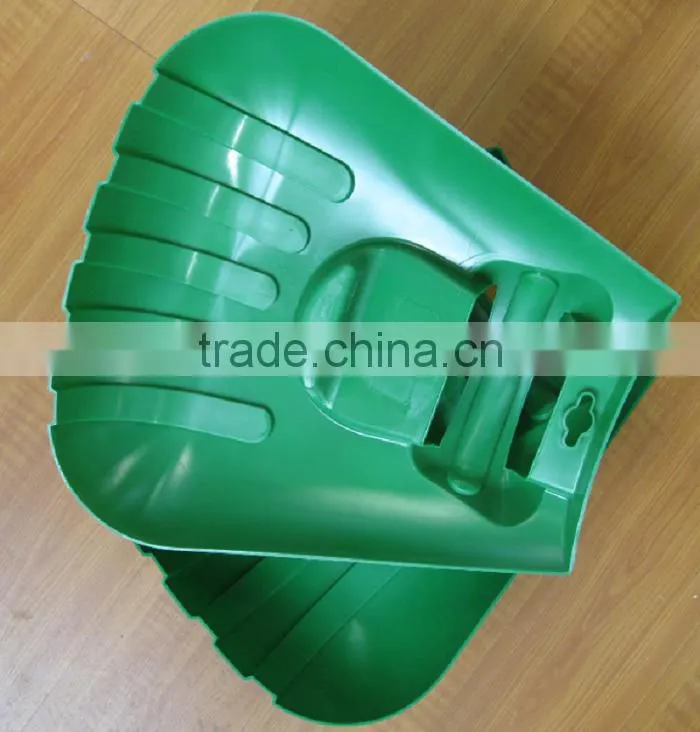 Poly garden and Yard leaf scoops hand leaf rake claws quick removal of grass or leaves