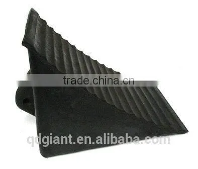 Black color rubber wheel chocks with hole