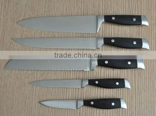 Culinary knife with bamboo block