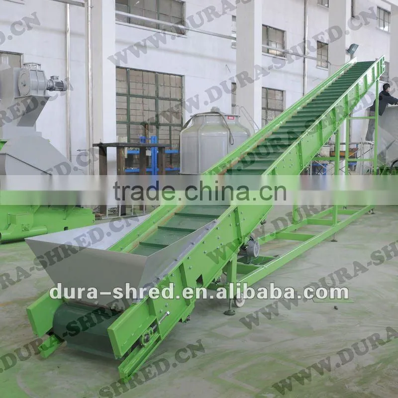 Conveyor in the tire recycling plant