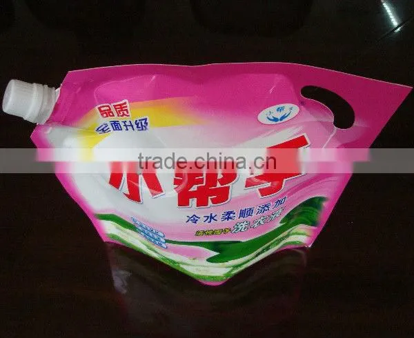 Spout packaging bags for laundry detergent