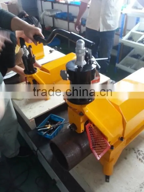 Roll grooving machine