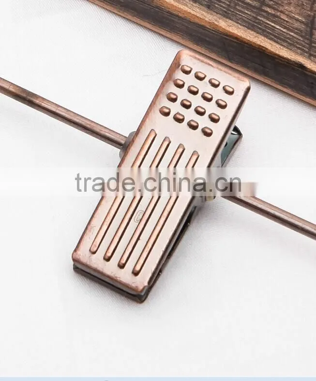 SERIE ANTIQUE CLOTHES AND PANT WOODEN HANGER