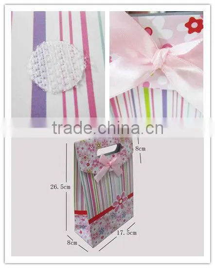 Decorative Gift Paper Bag with Die Cut Handles