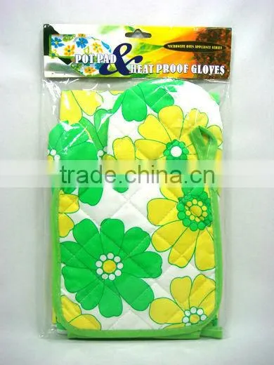 Kitchen Microwave Oven Mitt/Baking Gloving For One Dollar Item