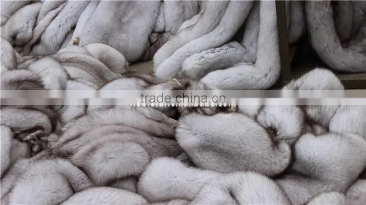 Good Quality Natural Color Raw Silver Fox Fur Skin / Pelt For Garment