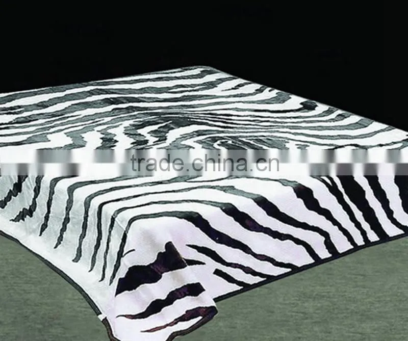 China Suppliers wholesale fleece blankets 100% polyester cuddly super king size mink blanket