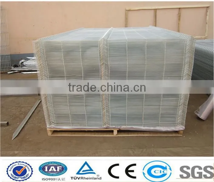 hot sale colorful powder coating welded wire mesh fencing with curves