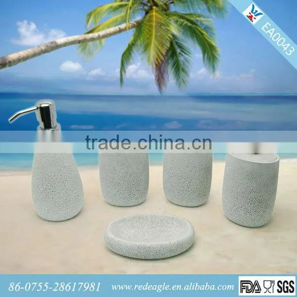 EA0073 New design Eco-friendly resin material accessories bathroom set white