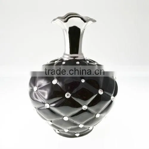 Porcelain Elegant and Shinny Black Vase with crystals from swarovski