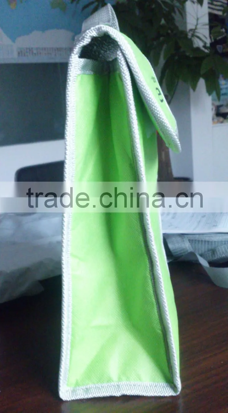 Folding Cooler Bag used for dinner and hamburger packing