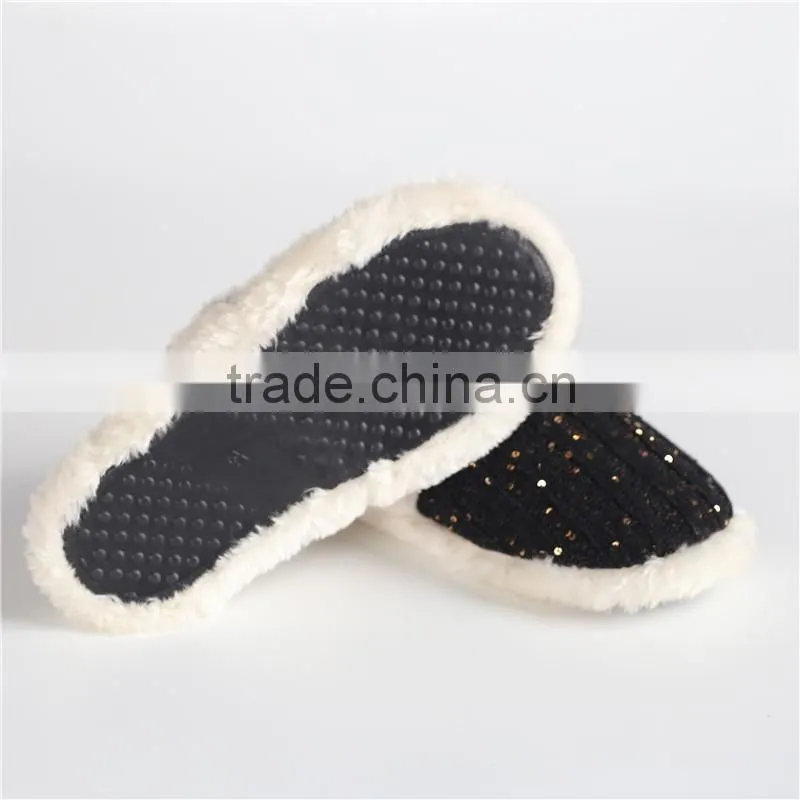 Woman knitted indoor slipper with sequins