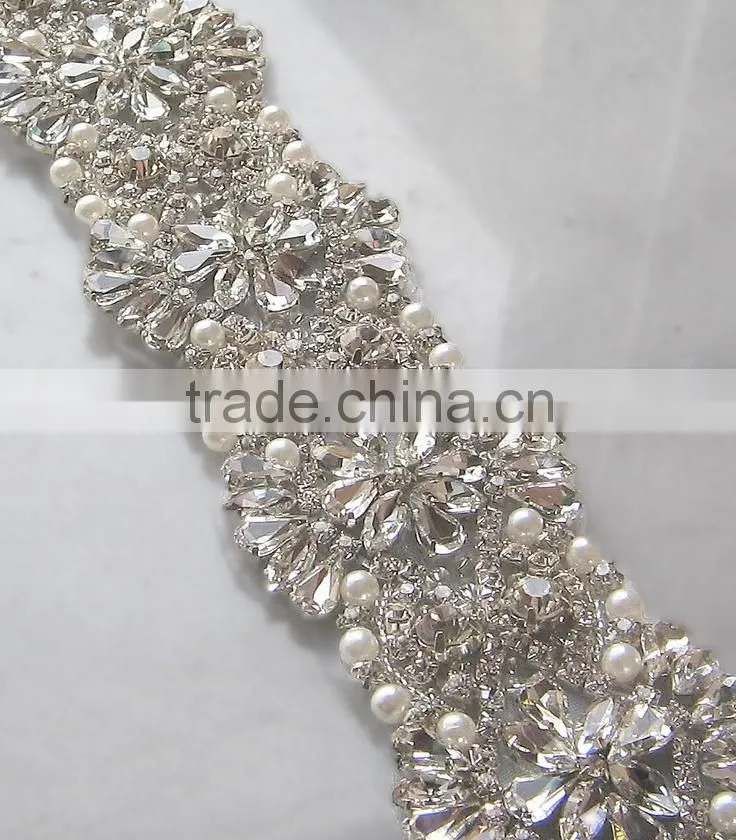 Bridal beaded rhinestone appliques to sew for wedding dresses and iron on rhinestones appliques wholesale