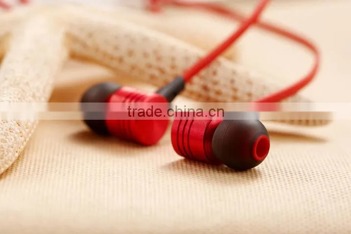 Wallytech W700 Universal headphone With Microphone and Valume control