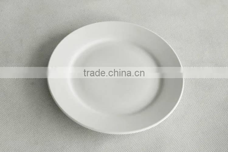 Wholesale cheap ceramic dinner set, customized porcelain dinnerware set for restaurant