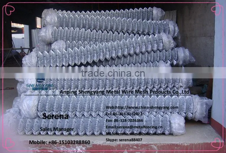 China galvanized chain link fence with barbed wire