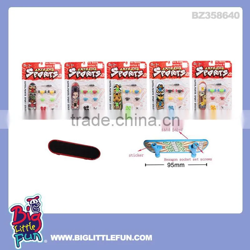 Self assemble toy extreme sport ice skates toy