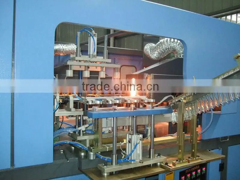 Fully automatic PET bottle blowing machine